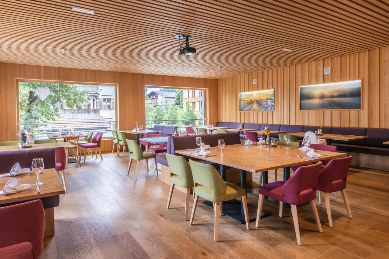 Familienhotel Adler Lingenau Exteriör bild