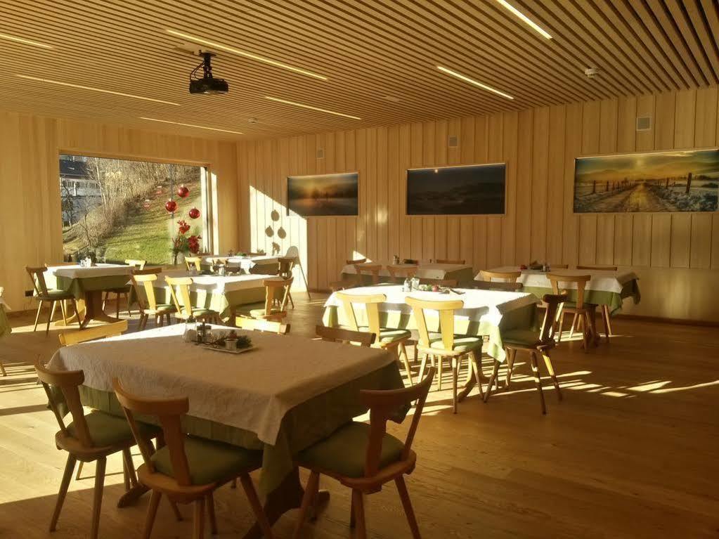 Familienhotel Adler Lingenau Exteriör bild