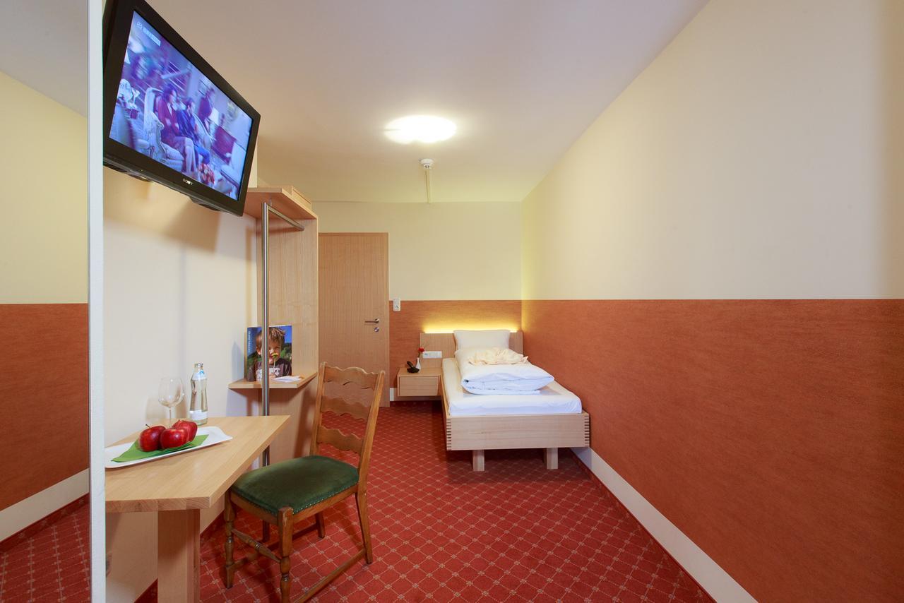 Familienhotel Adler Lingenau Exteriör bild