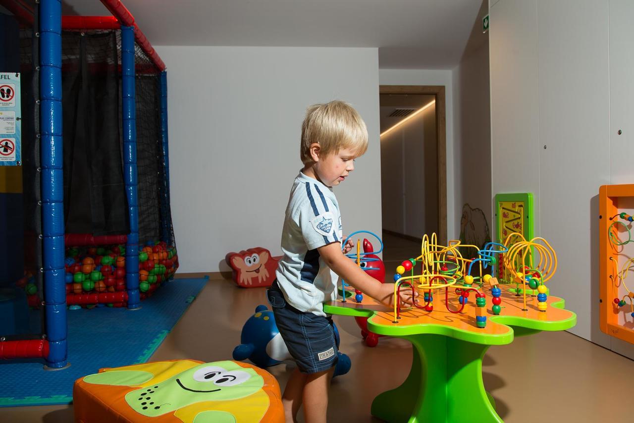 Familienhotel Adler Lingenau Exteriör bild