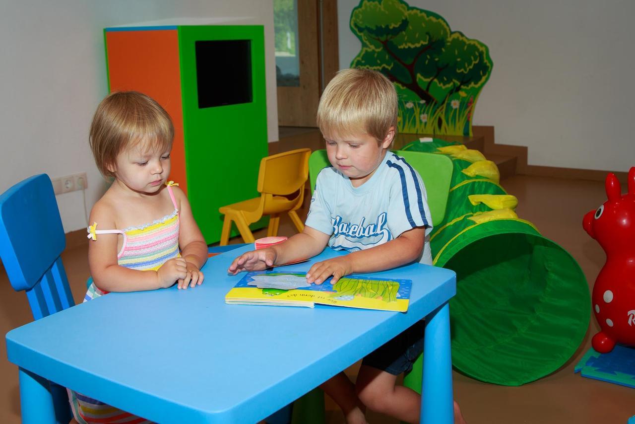Familienhotel Adler Lingenau Exteriör bild