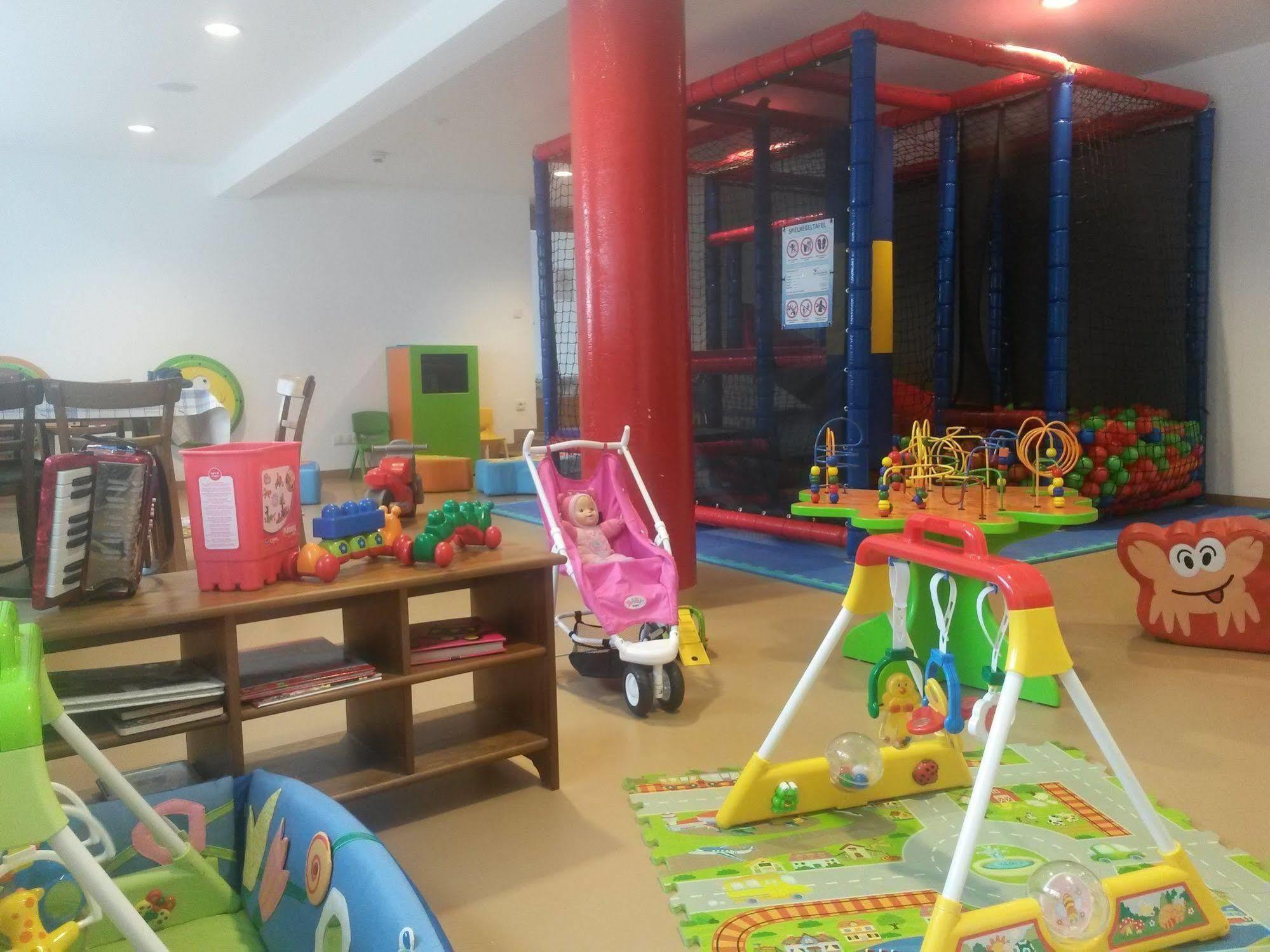Familienhotel Adler Lingenau Exteriör bild