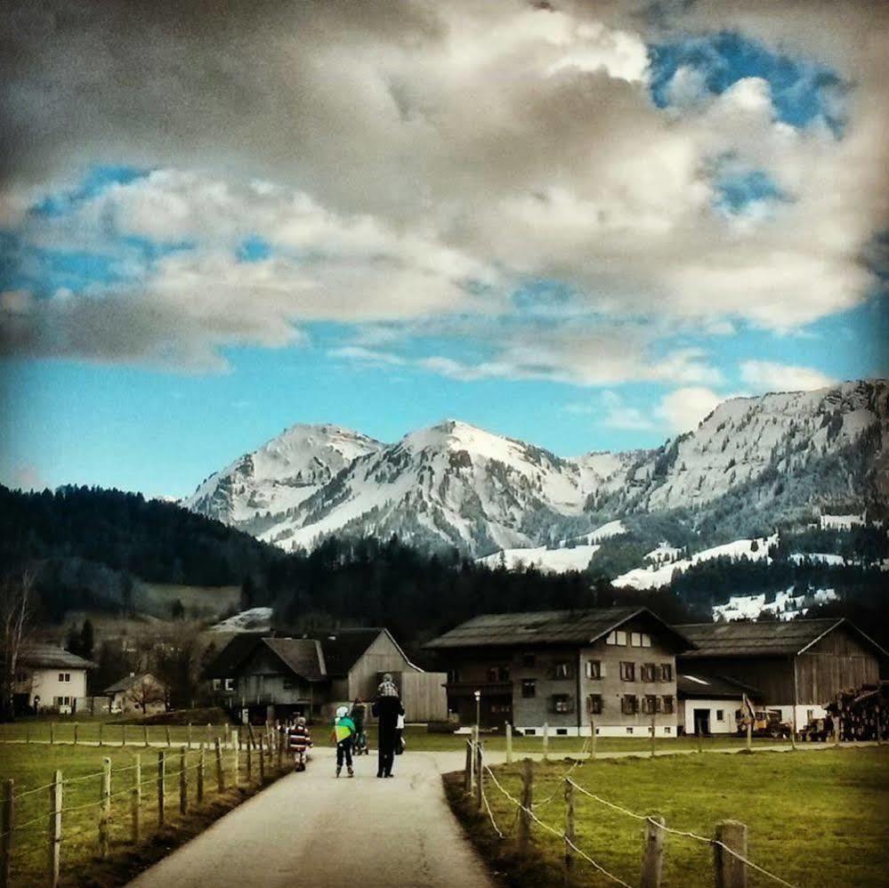 Familienhotel Adler Lingenau Exteriör bild